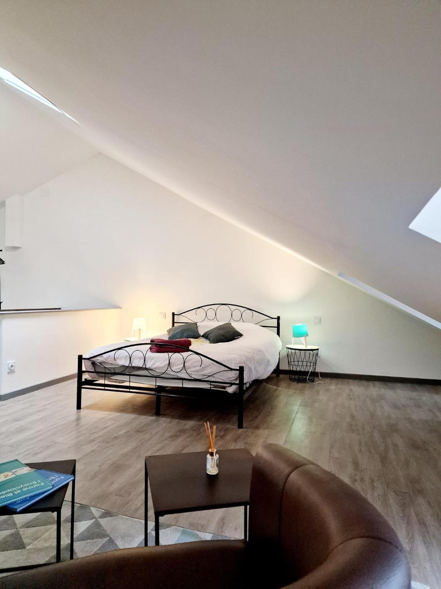 Gite De Vac'S Et D'Affaires A Monthermé Buitenkant foto